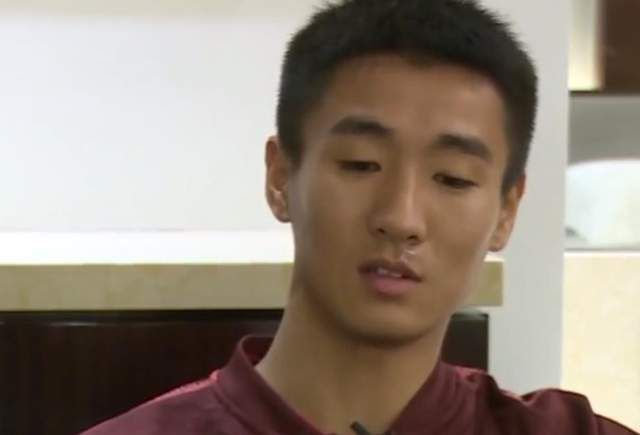 制服翘臀警花被巨大进入影视