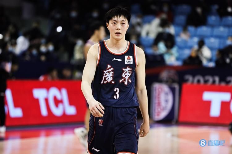 脱岳裙子从后面挺进去小说