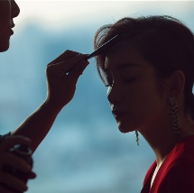 女生扒开裙子让男生涌